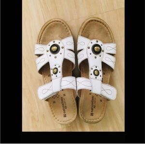White Naturalizer Genuine Leather Sandals